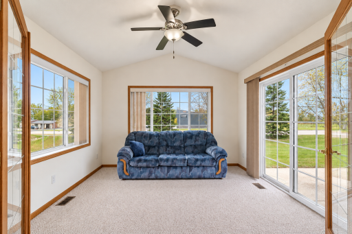 198 Cedar Cove Lane, Owatonna, MN 55060