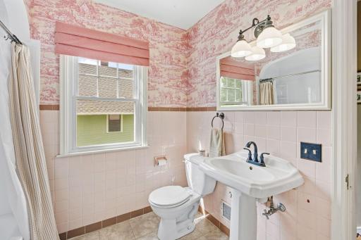 611 2nd Street NE, Faribault, MN 55021