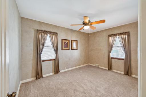 1949 Nevada Avenue E, Saint Paul, MN 55119