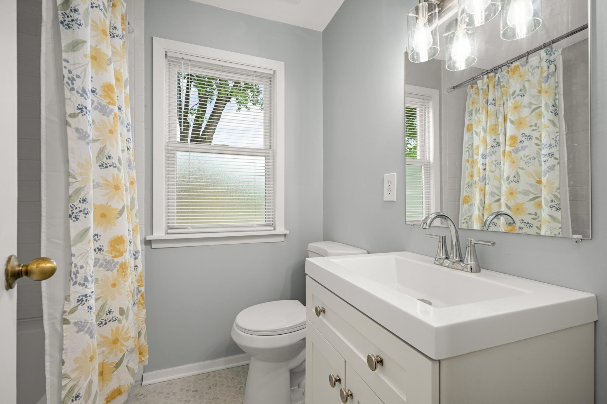 Main Floor bathroom