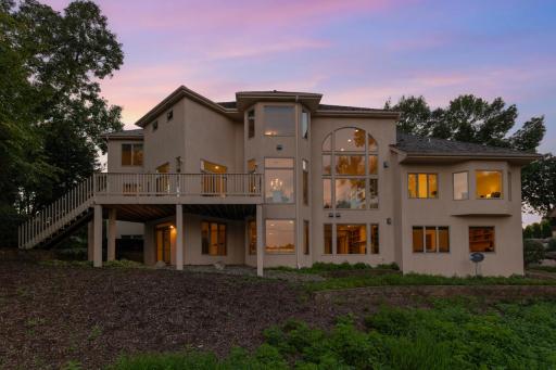 8665 Wynstone Pass, Eden Prairie, MN 55347