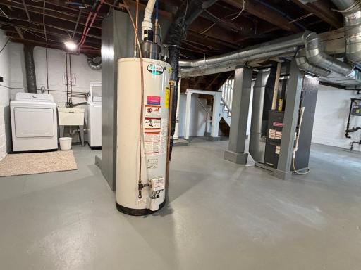 2955 Queen Washer, dryer, water heater and furnace