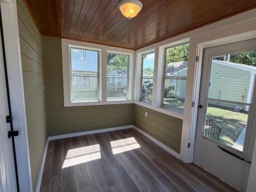 2955 Queen rear porch looking towards garage