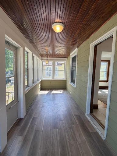 2955 Queen Front porch, new life proof flooring