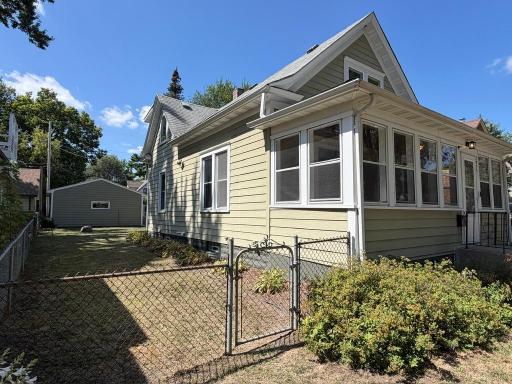 2955 Queen Front porch, fenced in yard, 2 car garage