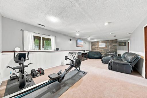 2201 Kessler Lane, Chaska, MN 55318