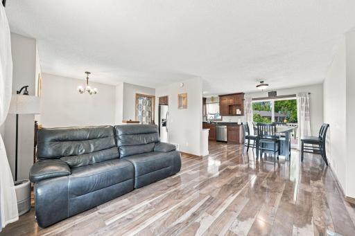 2201 Kessler Lane, Chaska, MN 55318