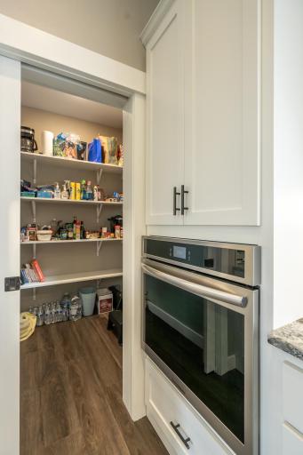 WALK-IN PANTRY