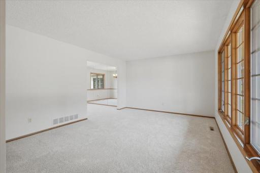 454 Oday Street S, Maplewood, MN 55119