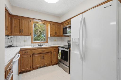 454 Oday Street S, Maplewood, MN 55119
