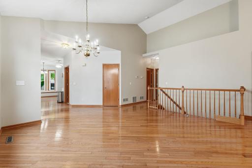 5-web-or-mls-17290_90th_Ave_N_Osseo_MN_55311_02516.jpg