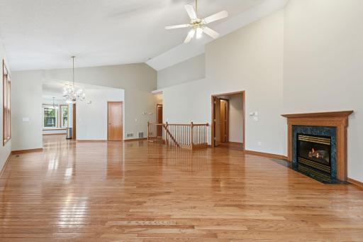6-web-or-mls-17290_90th_Ave_N_Osseo_MN_55311_02501.jpg