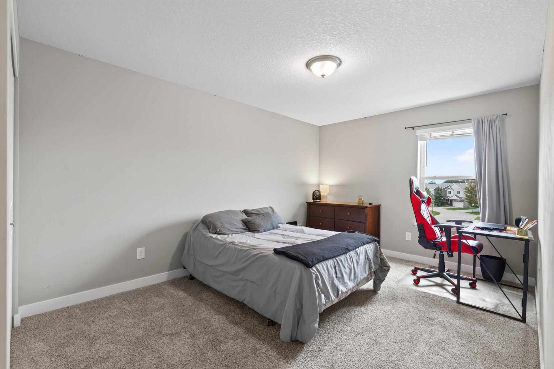 37_4350_123rd_Circle_NE37_mls.jpg