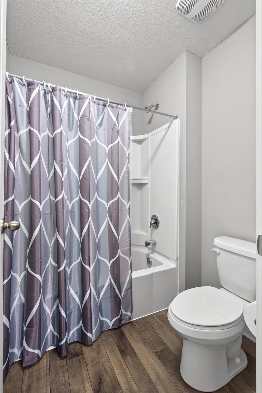41_4350_123rd_Circle_NE41_mls.jpg