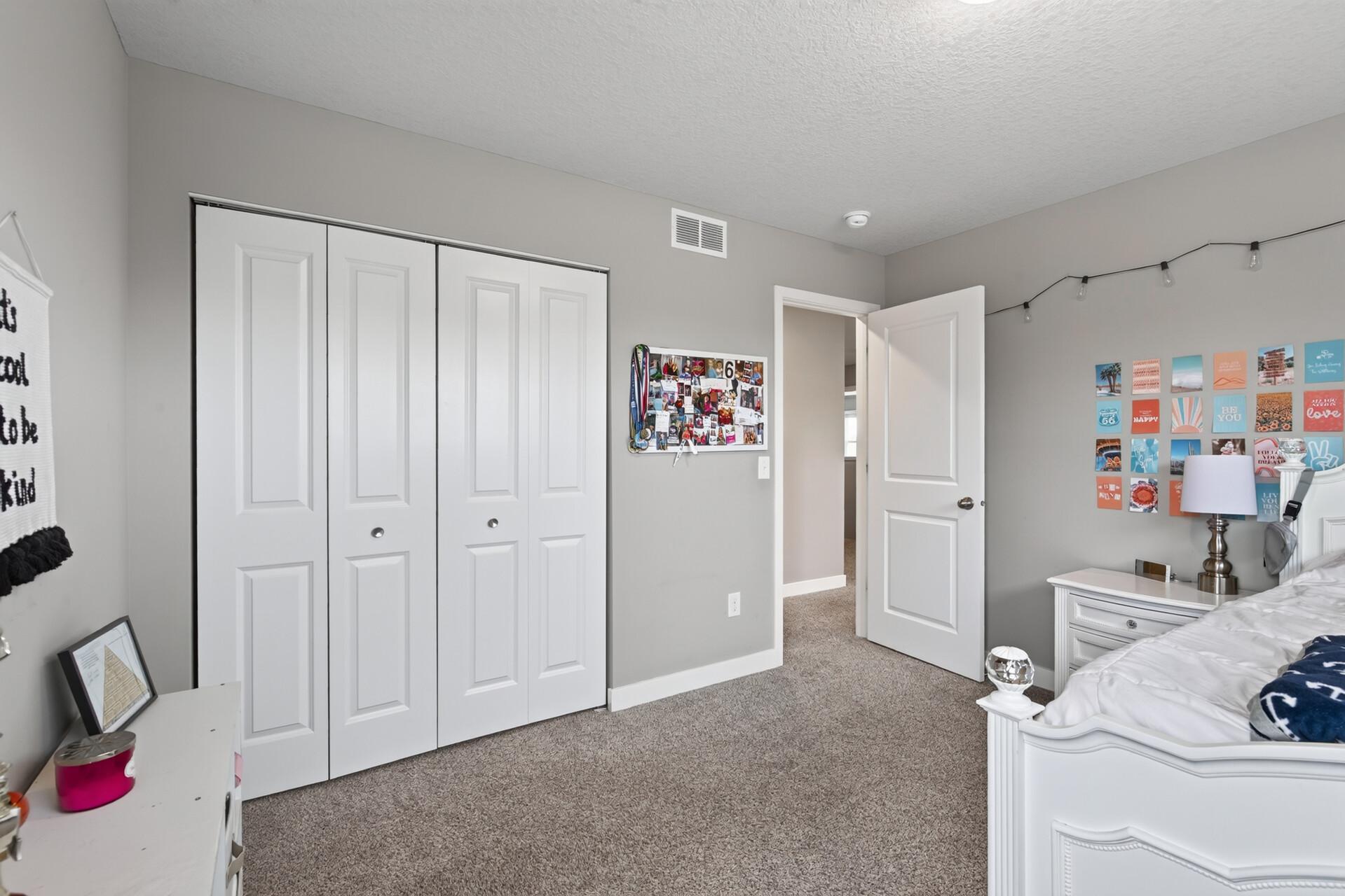 39_4350_123rd_Circle_NE39_mls.jpg
