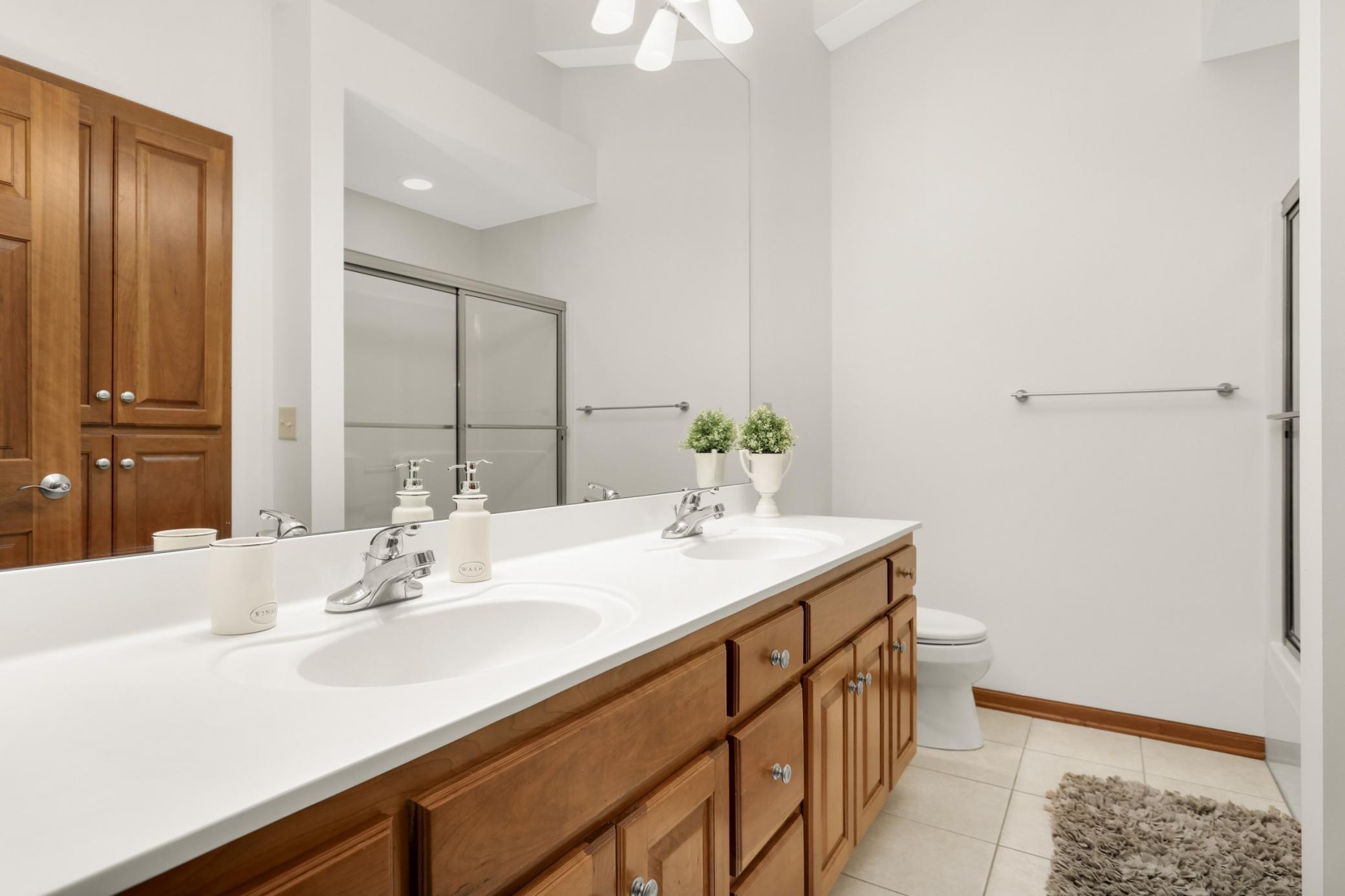 Full Upper Level Bathroom