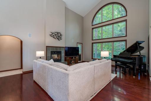 7-web-or-mls-121-bartholomew-ln.jpg