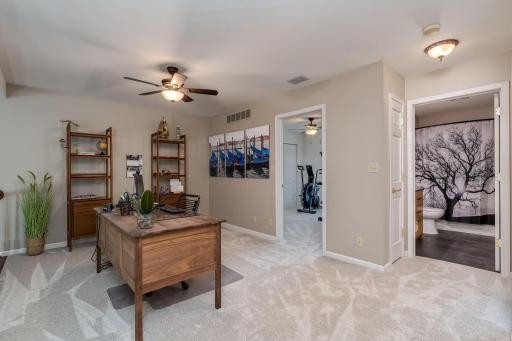 36-web-or-mls-121-bartholomew-ln.jpg