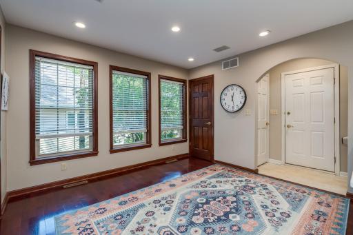 21-web-or-mls-121-bartholomew-ln.jpg