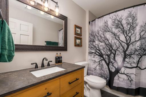 40-web-or-mls-121-bartholomew-ln.jpg