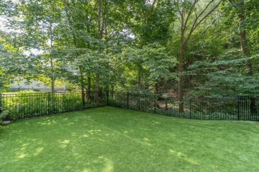 53-web-or-mls-121-bartholomew-ln.jpg