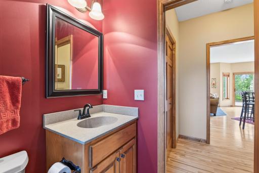 Main floor 1/2 Bathroom