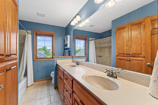 Upper Full Bathroom