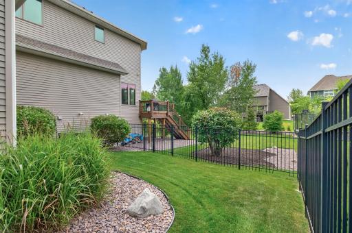 Dog run or protected garden area!