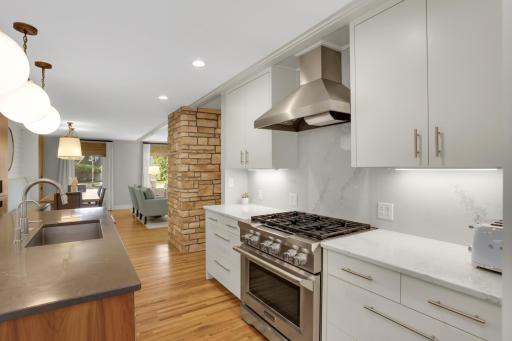 2096 Lower Saint Dennis Road, Saint Paul, MN 55116