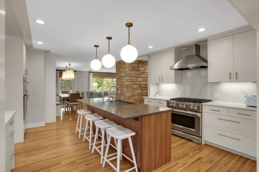 2096 Lower Saint Dennis Road, Saint Paul, MN 55116