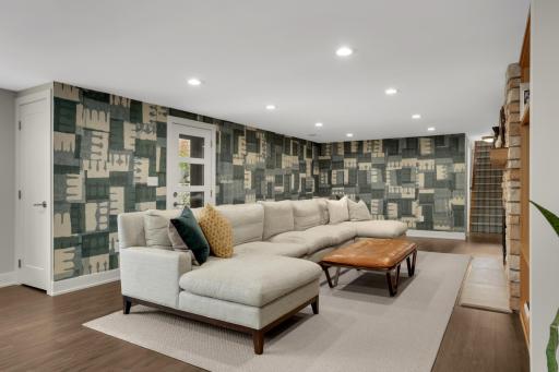 2096 Lower Saint Dennis Road, Saint Paul, MN 55116