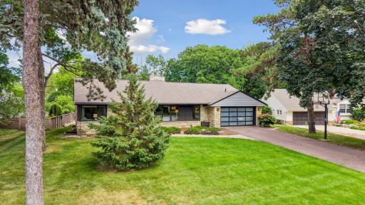 2096 Lower Saint Dennis Road, Saint Paul, MN 55116