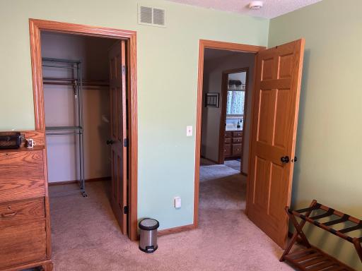 1204 Horizon Drive, Marshall, MN 56258