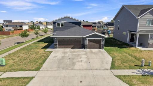 1102 LILAC Lane, Moorhead, MN 56560