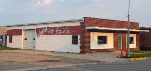 Winthrop, MN 55396