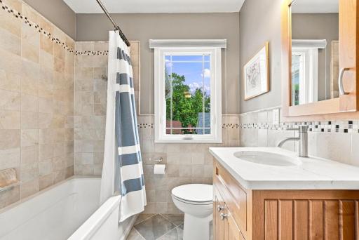 3410 Zenith Avenue N, Robbinsdale, MN 55422