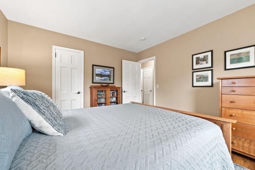 3410 Zenith Avenue N, Robbinsdale, MN 55422