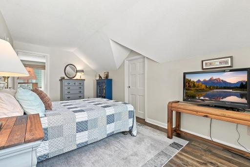 3410 Zenith Avenue N, Robbinsdale, MN 55422