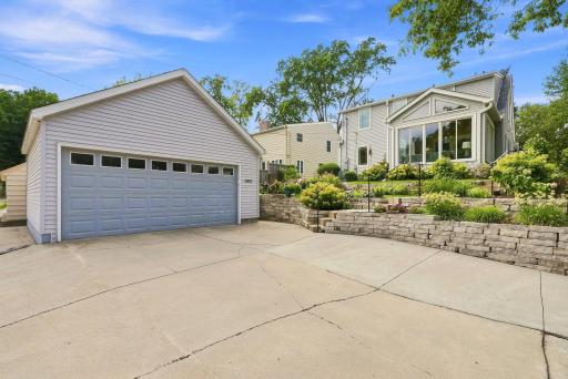 3410 Zenith Avenue N, Robbinsdale, MN 55422
