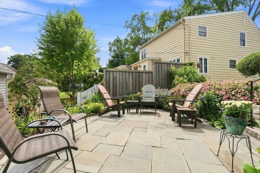 3410 Zenith Avenue N, Robbinsdale, MN 55422