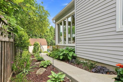3410 Zenith Avenue N, Robbinsdale, MN 55422