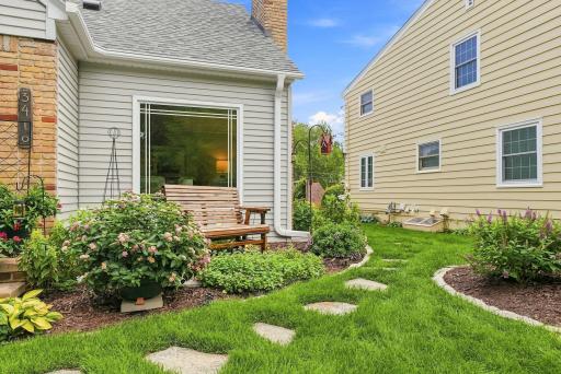 3410 Zenith Avenue N, Robbinsdale, MN 55422