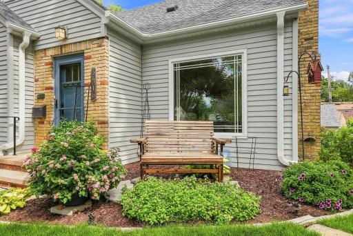 3410 Zenith Avenue N, Robbinsdale, MN 55422