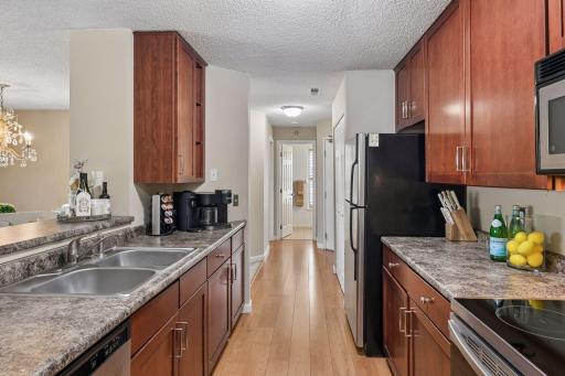 6155 Chasewood Parkway, 201, Minnetonka, MN 55343