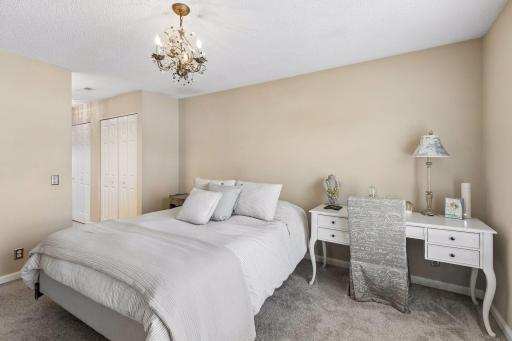 6155 Chasewood Parkway, 201, Minnetonka, MN 55343