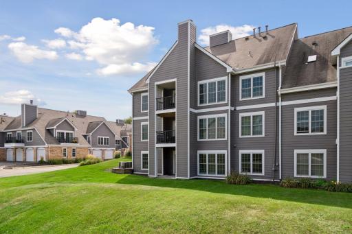6155 Chasewood Parkway, 201, Minnetonka, MN 55343