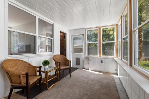 2910 Pennsylvania Avenue S, Saint Louis Park, MN 55426