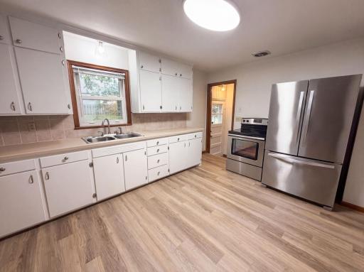 2804 Churchill Street, Roseville, MN 55113
