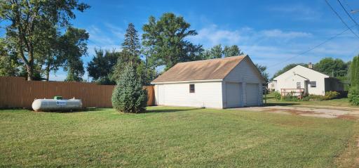 400 Short Line Avenue, Sunburg, MN 56289