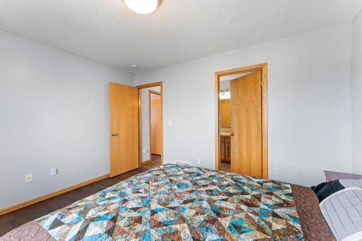 36-web-or-mls-1704 Jefferson St S-118.jpg